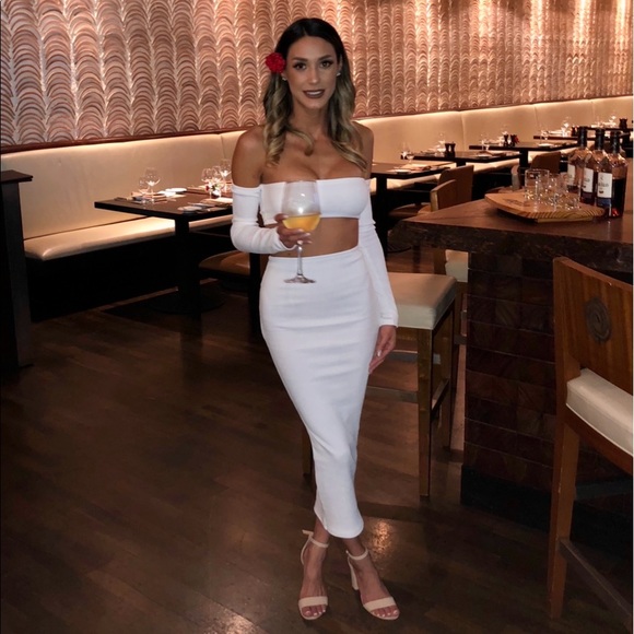 Baby Boo white sleeved two piece outfit in XS - Picture 1 of 3